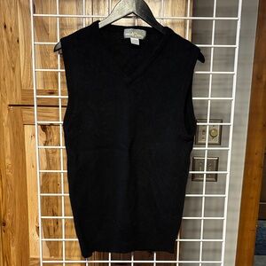 StitchWorks 100% Lambswool  Men's V-Neck Sweater Vest in Black